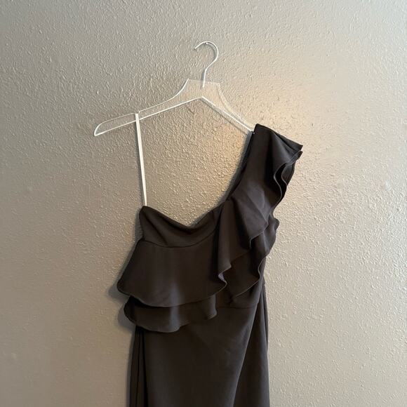 Lulus NWT Grand Beauty Ruffle One Shoulder Size M - Picture 5 of 10